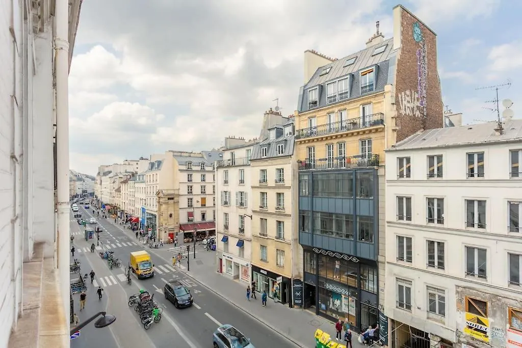 Luxurious Nest In Paris contacts
